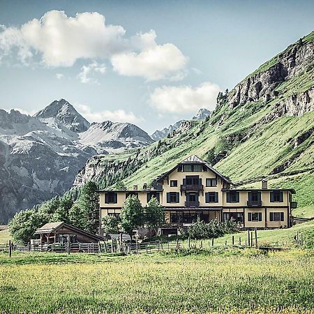 Hotel Fex Sils Maria Bagian luar foto